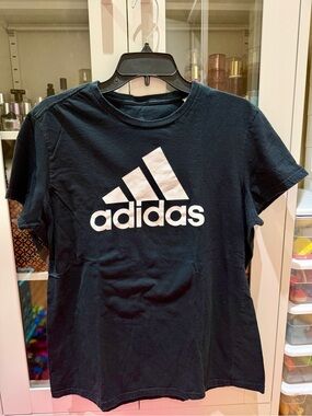 Preloved Women's Adidas Black T-Shirt with White Logo